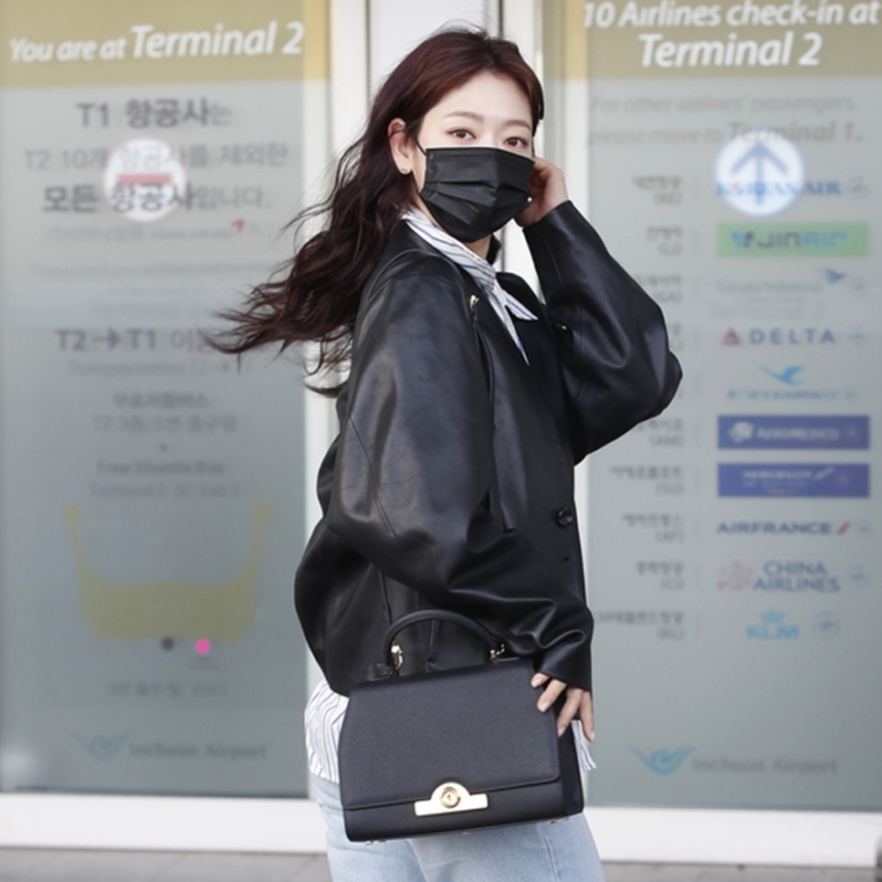 박신혜 공항패션 에르메스 라이벌 30대 여자명품가방 브랜드 모이나 레잔백 가격은?