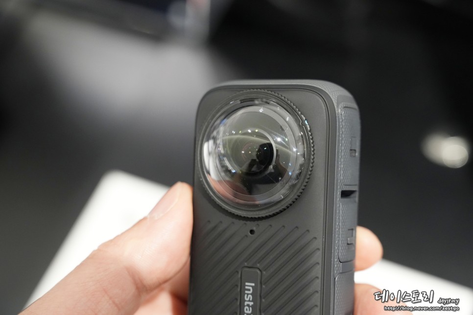 인스타360 X4 출시, 8K 360카메라 팝업스토어에서 가장 먼저 살펴보자