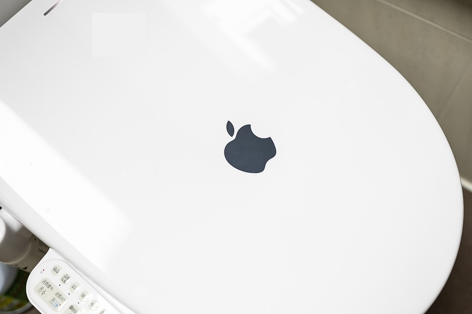 애플 제품 속 사과 스티커는 왜 주는 걸까?