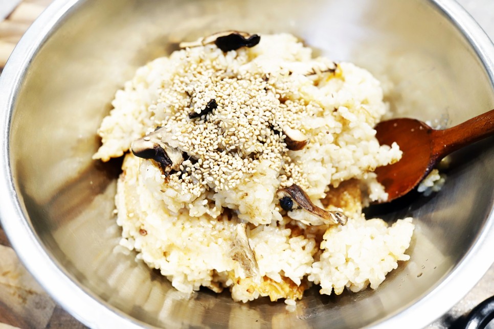 삼각김밥 만들기 속재료 어묵 버섯 주먹밥 레시피