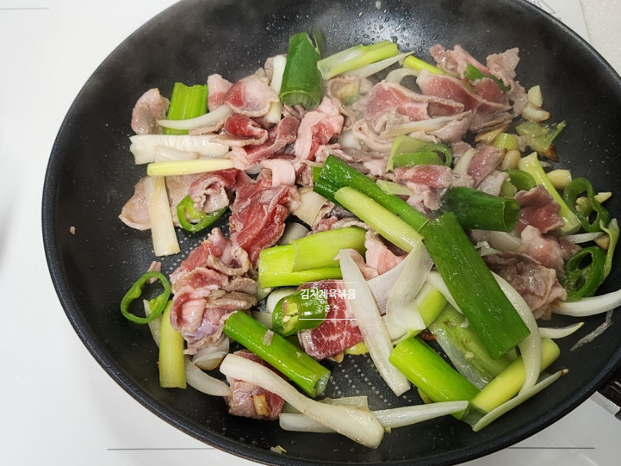 김치 제육볶음 레시피 돼지고기 김치볶음 레시피