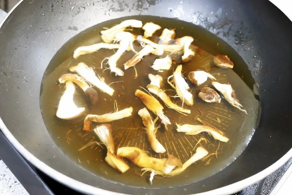 버섯 애호박 두부 된장찌개 끓이는법 레시피