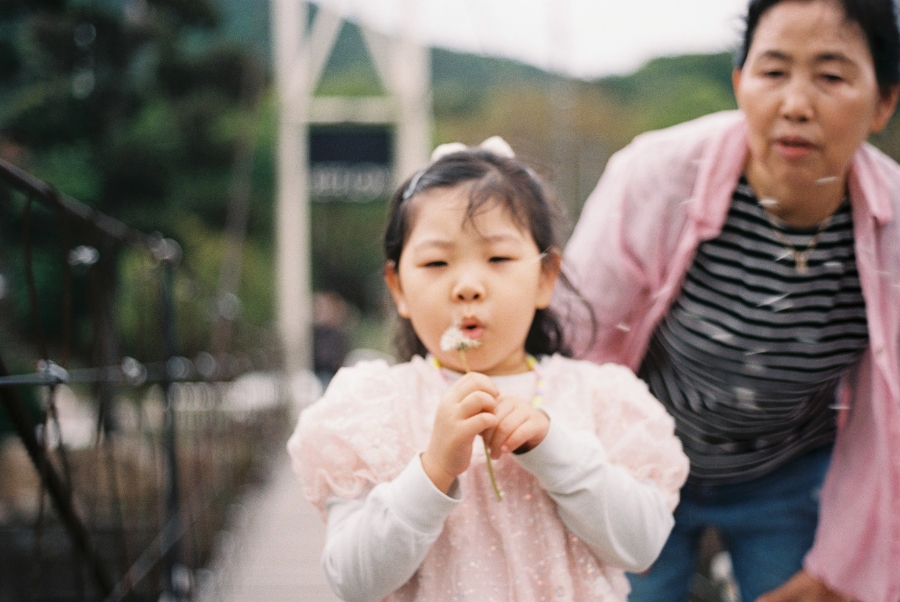 올림푸스 OM-3+주이코 50mm f1.8+코닥 포트라400+망우삼림 스캔 결과물