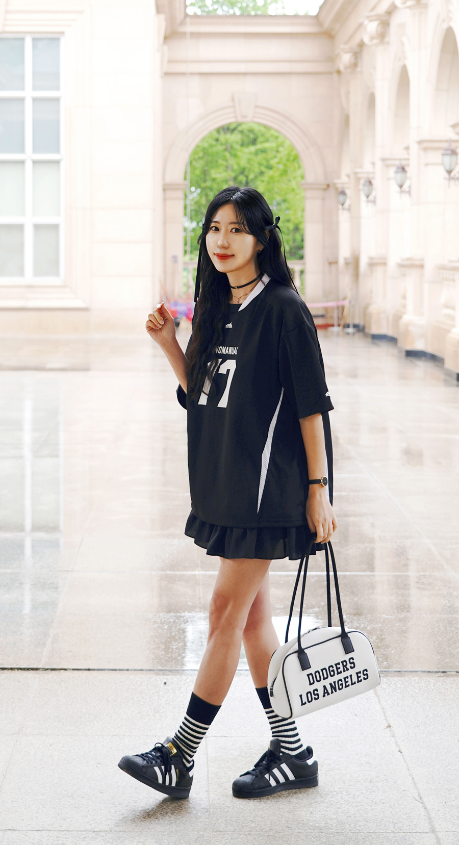 레드벨벳 슬기 패션 노매뉴얼 블록코어 반팔 티셔츠 코디