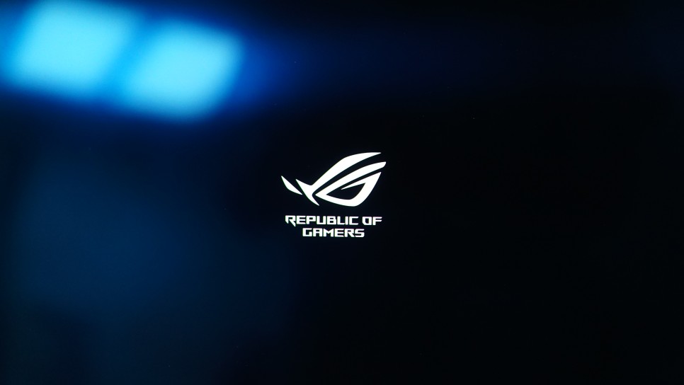 슬림 앤 라이트 16인치 게이밍 노트북  ASUS ROG Zephyrus G16 (GU605) 스펙