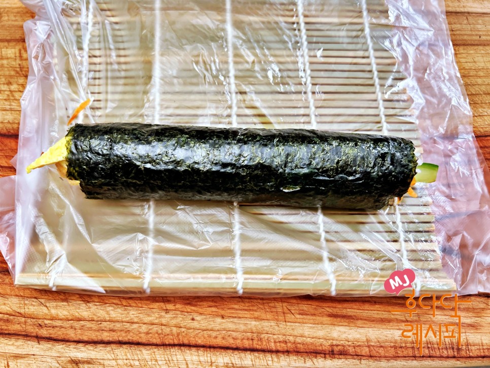 기본 김밥맛있게싸는법 오이 김밥 밥 양념 재료 굿!