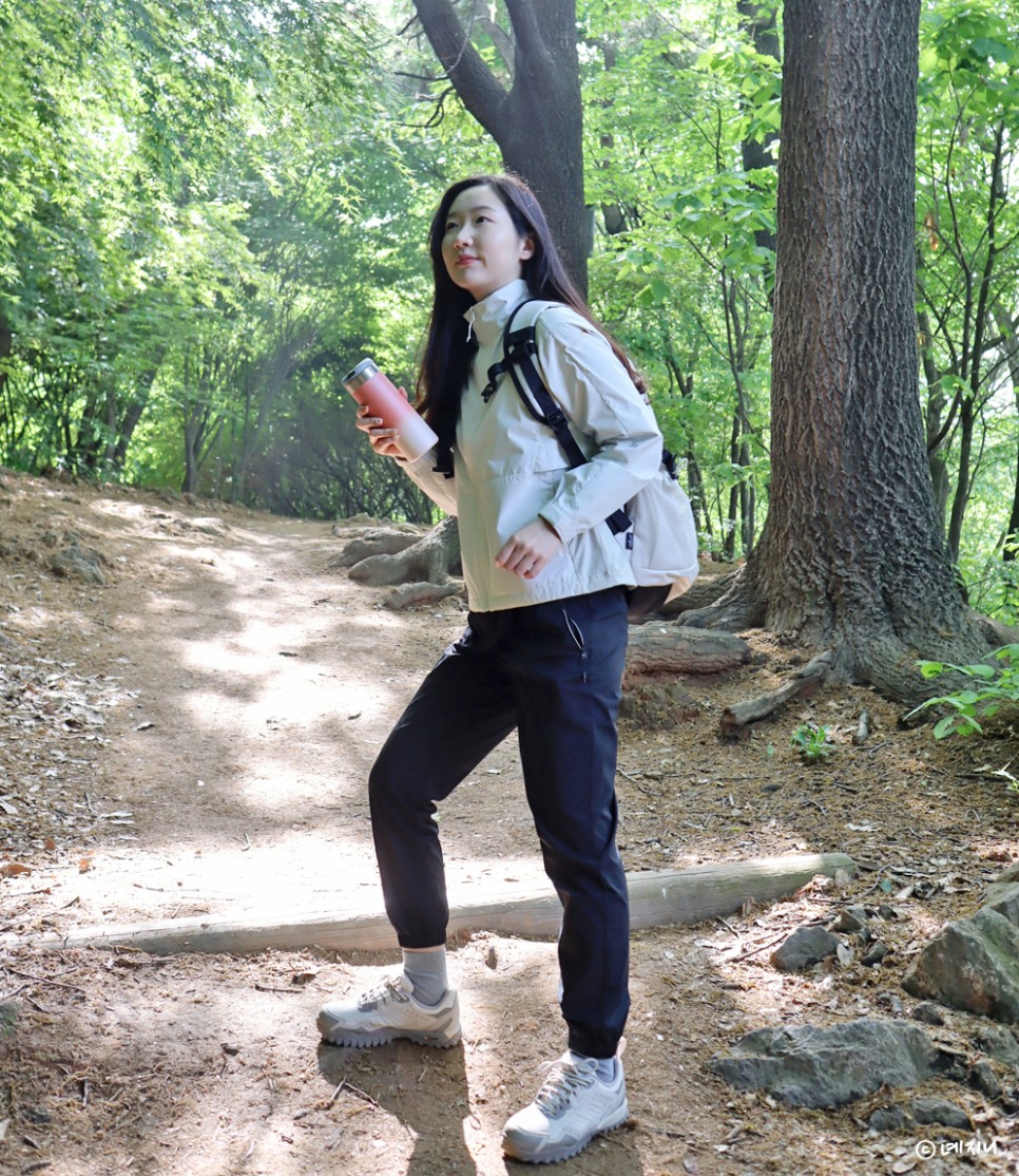 여자 등산화 트레킹화 추천 아이유 신발 블랙야크 요크셔 데일리룩에도 예쁘네