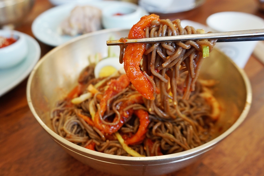 오목천역 맛집 수원 가족모임하기 좋은 대궐막국수