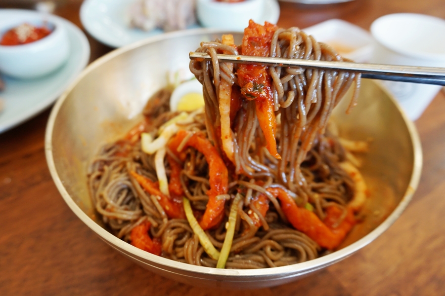 오목천역 맛집 수원 가족모임하기 좋은 대궐막국수