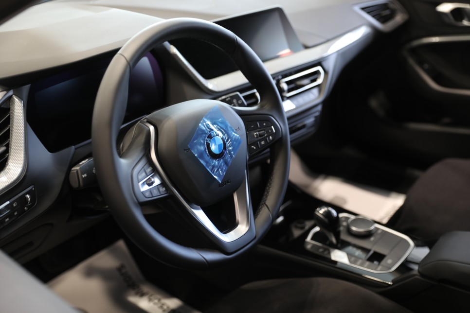 2024 BMW 1시리즈 '매력적인 준중형 해치백' 모의견적 정보 제원 포토