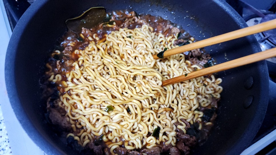 주말점심메뉴 짜파구리 조리법 백종원 짜파게티 조합 짜파구리 맛있게끓이는법