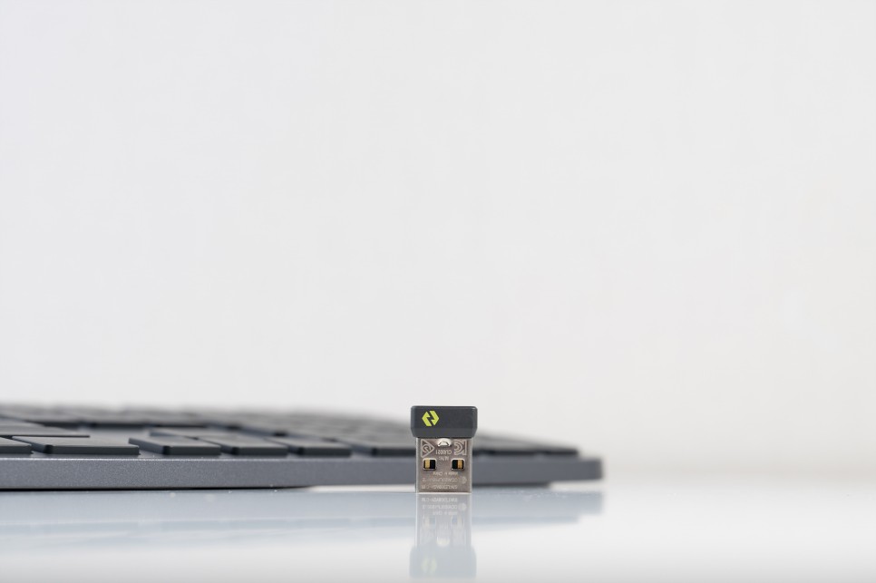 사무용 블루투스 키보드 마우스 세트 끝판왕 로지텍 MX Keys S Combo 버튼 하나로 번거로운 작업 순식간에