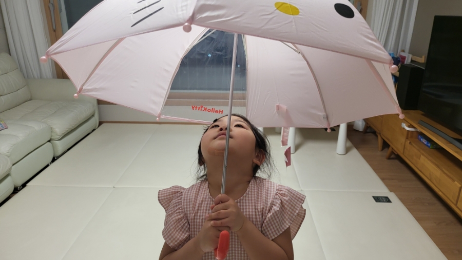 어린이날 선물 헬로키티 우산~