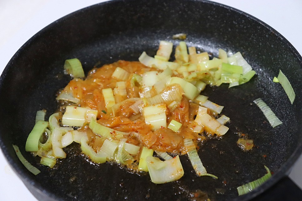 김치 라면 맛있게 끓이는법 김치라면 끓이는법 김치찌개라면 끓이기 라면요리