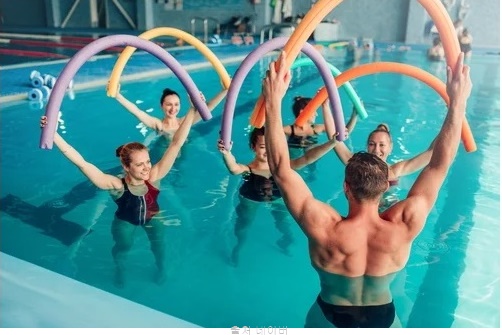 예정화 몸매관리 수영 효과 칼로리 아침 유산소 운동 다이어트 아쿠아로빅