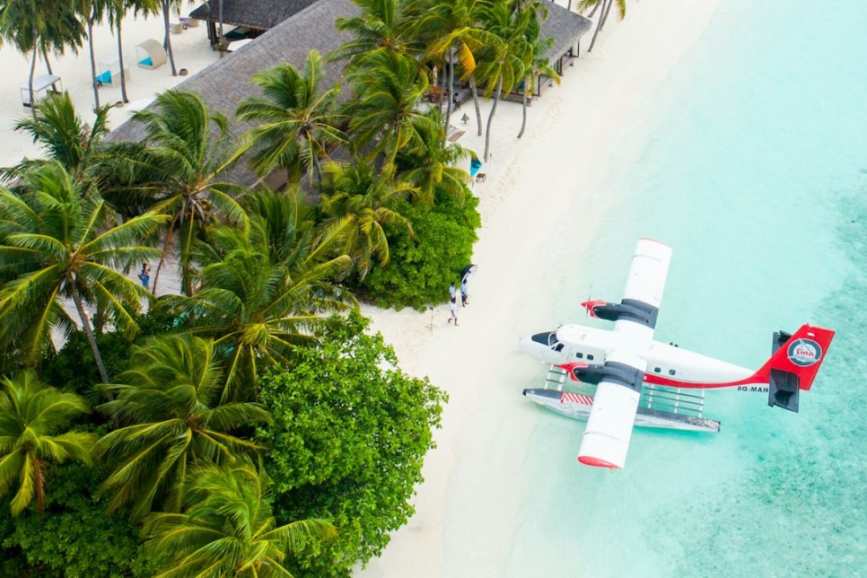 몰디브 신혼여행 몰디브 럭셔리 리조트 수상비행기 라운지