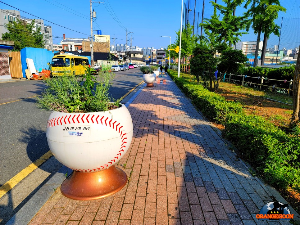 (전북 군산 / 군산 야구의 거리) '역전의 명수' 군산상고의 화려한 역사를 기록한 특별한 거리. 야구의 도시 군산을 대표하는 거리 Gunsan Baseball Street