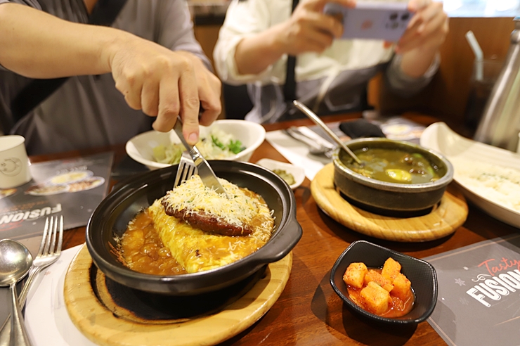 인천공항 제1여객터미널 가성비 (4인기준) 맛집 Omuto tomato