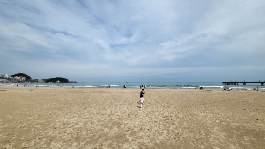 부산여행 마지막날 송정해수욕장 서핑타는 사람들~