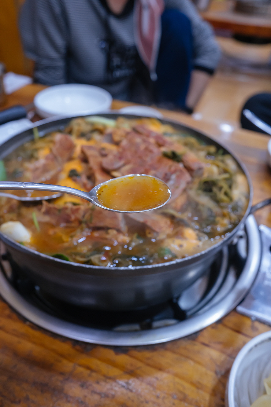 국물 진한 은평구 연신내 로컬 맛집 금강산 감자탕 가족 외식