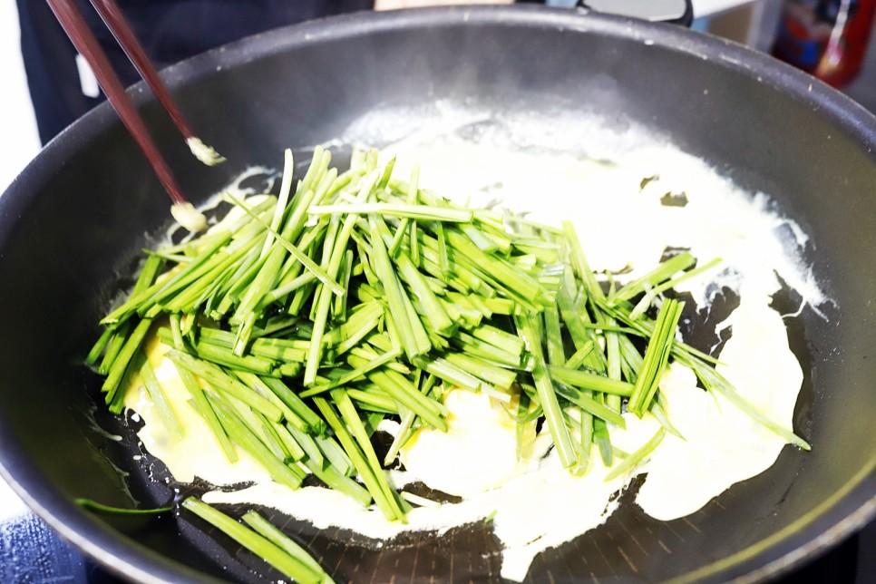 초간단 중식풍 계란 부추볶음 만드는법 부추계란볶음 부추요리