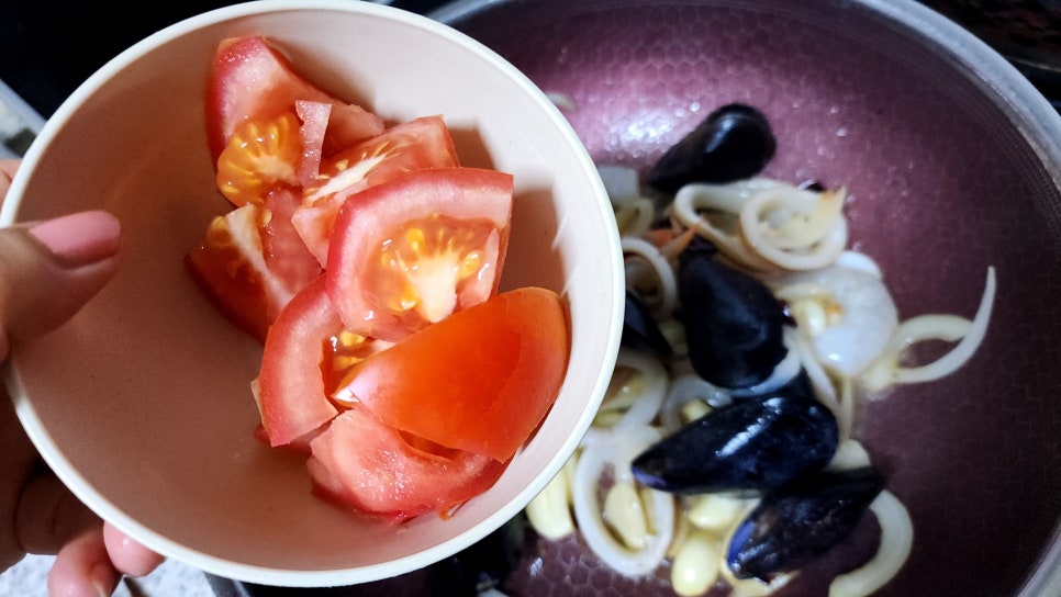 파스타 레시피 손님초대음식 바릴라 하트파스타로 해물 토마토 스파게티 만들기