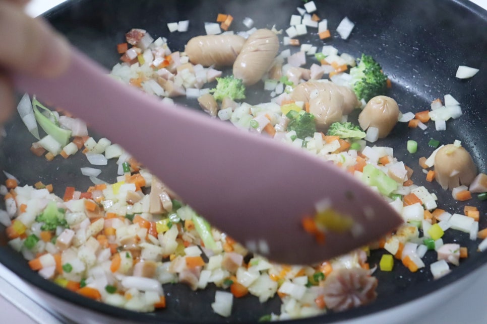 소세지 주먹밥 만들기 짜지 않은 신제품 더건강한 안심비엔나