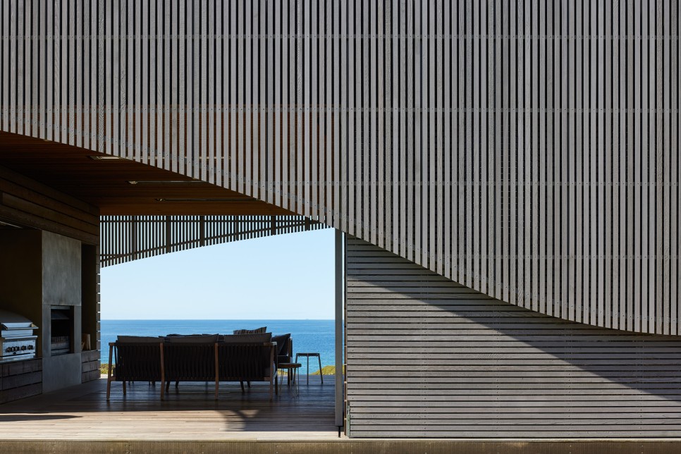 파사드 디자인! 자연 경관과 조화를 이룬 아름다운 주택, Dune House by Herbst Architects