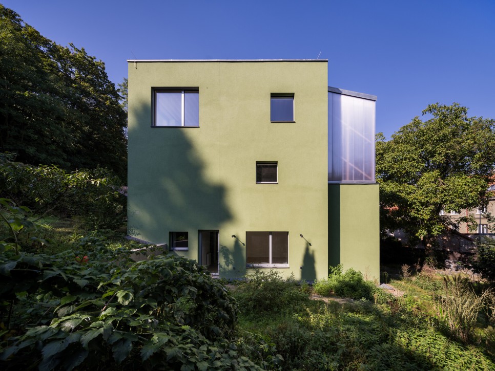 풍광을 닮고 풍경을 담은 프라하의 그린 하우스, Green House by Aoc architekti