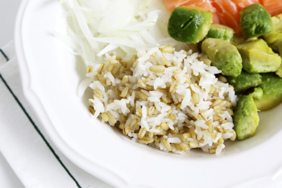 단기간 다이어트 식단 방법으로 고른 귀리밥과 운동