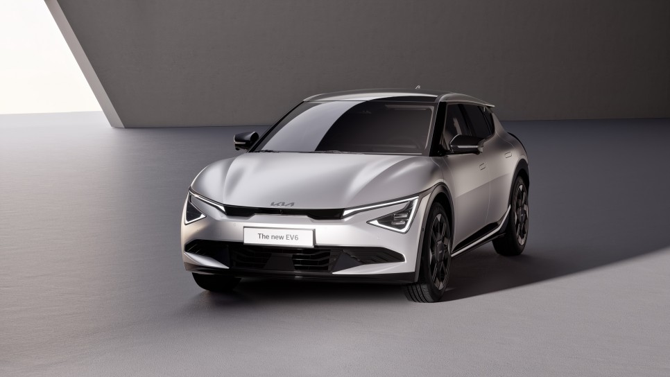상품성 개선 모델 더 뉴 EV6 페이스리프트 공개, 가격은 5540만원(세제 혜택 전)으로 동결
