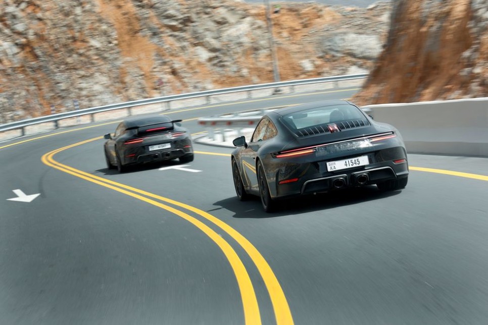 포르쉐 최초의 신형 911 하이브리드, 깜짝 놀랄 뉘르부르크링 랩타임 공개 및 5월 28일 데뷔 예고