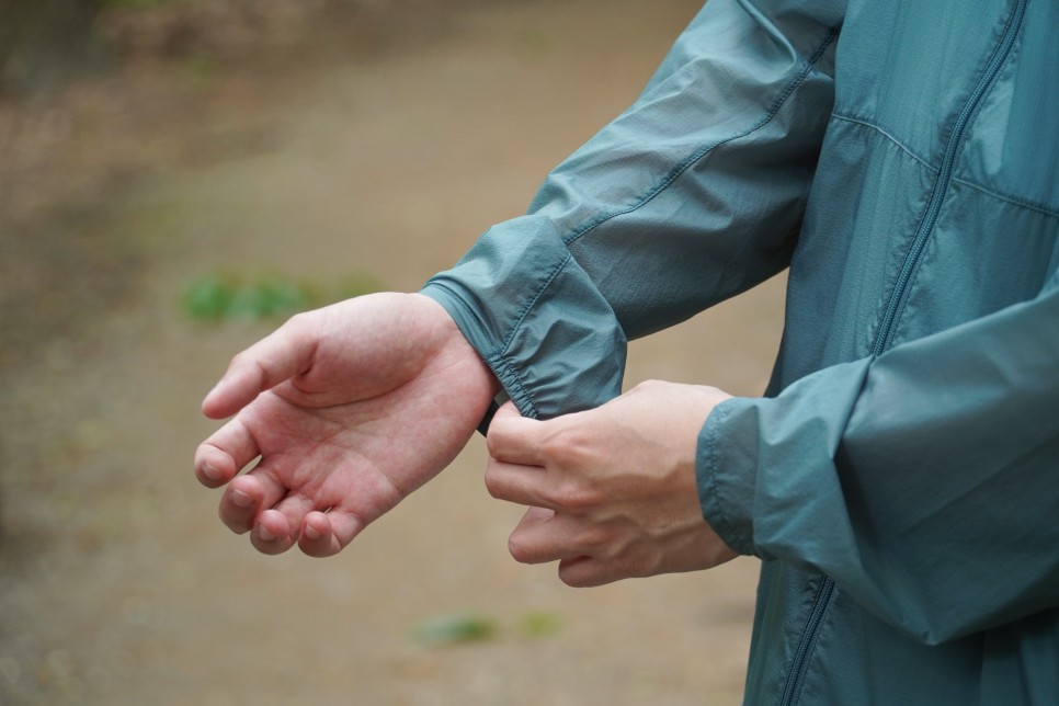 남자 여름 초경량 바람막이 코오롱스포츠 에그라이트, 남성 등산 아우터 추천!