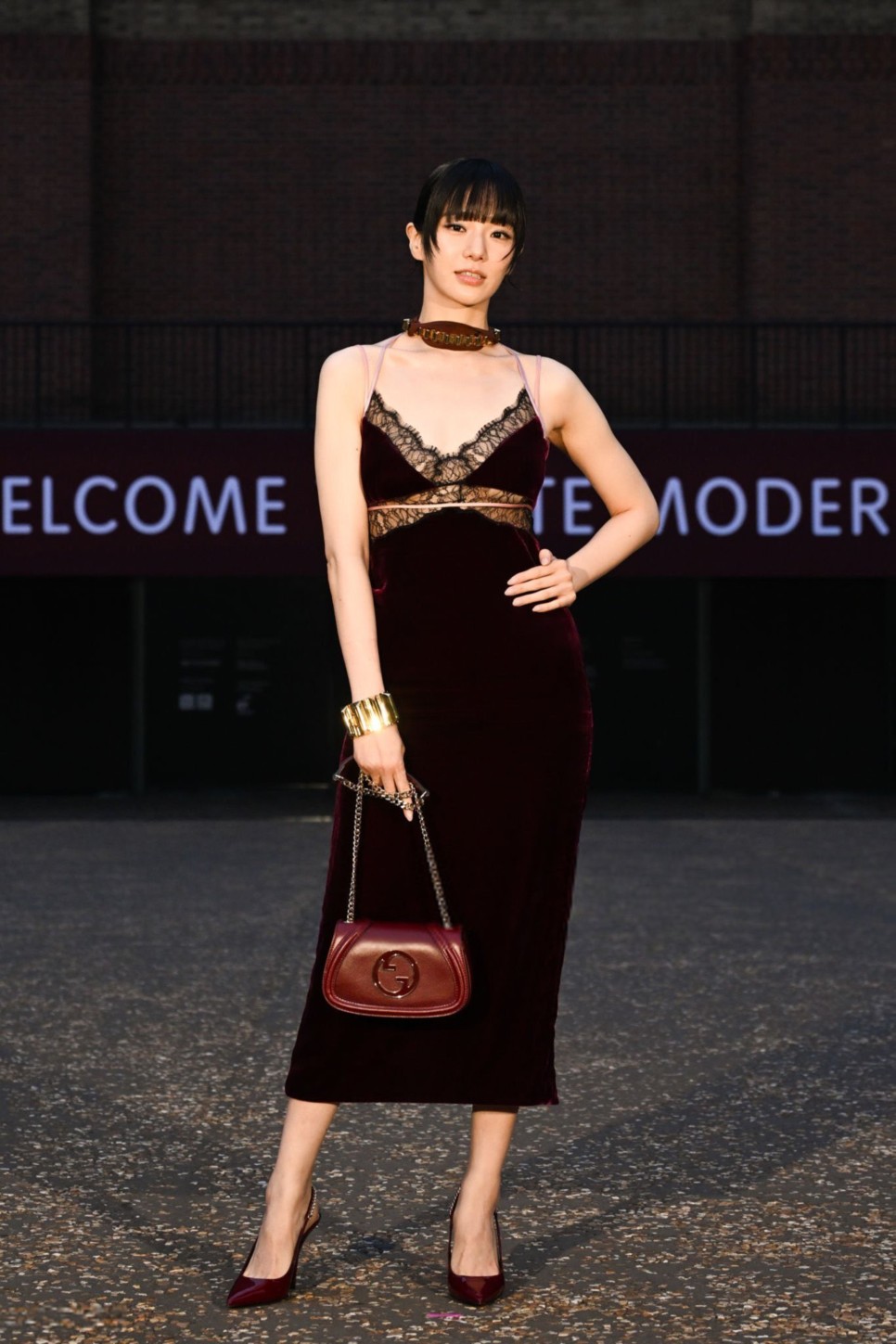 구찌에서 먼저받은 박규영 여자 파티룩 드레스 구찌 블론디 숄더백 가방 ft. 크루즈 2025 패션쇼