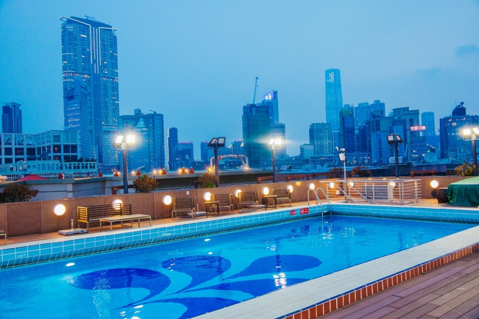홍콩 침사추이 호텔 추천 5성급 뉴월드 밀레니엄 수영장 레지던스 클럽 라운지
