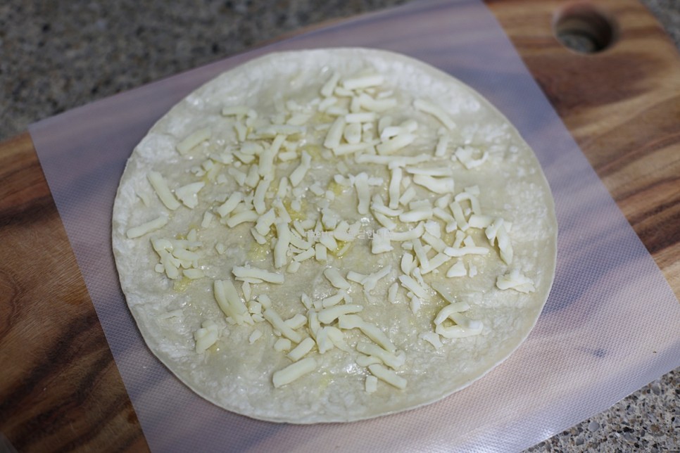 고르곤졸라 피자 만들기 에어프라이어 또띠아 피자 만들기