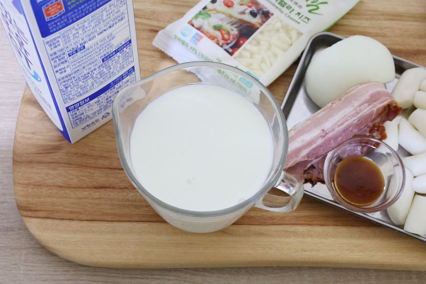 안전한 우리 우유 요리 우유떡볶이 만들기