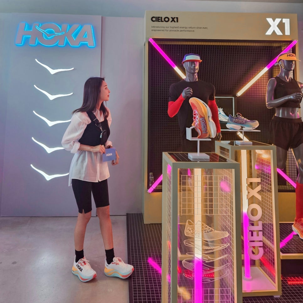 HOKA FlyLab 호카 성수 팝업 신상 런닝화 트레킹화 추천