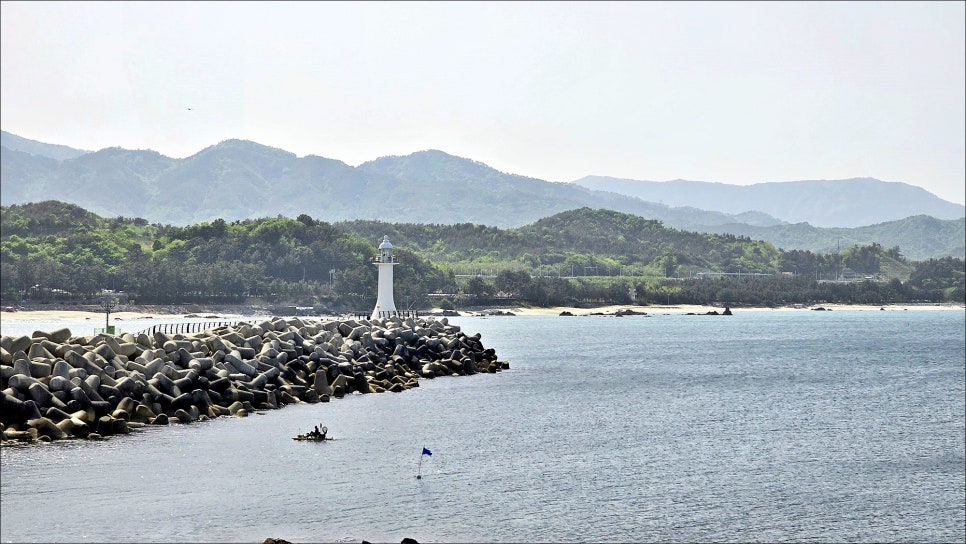 동해 해안도로 강원도 삼척 가볼만한곳 초곡 용굴 촛대바위길 삼척 놀거리 볼거리!