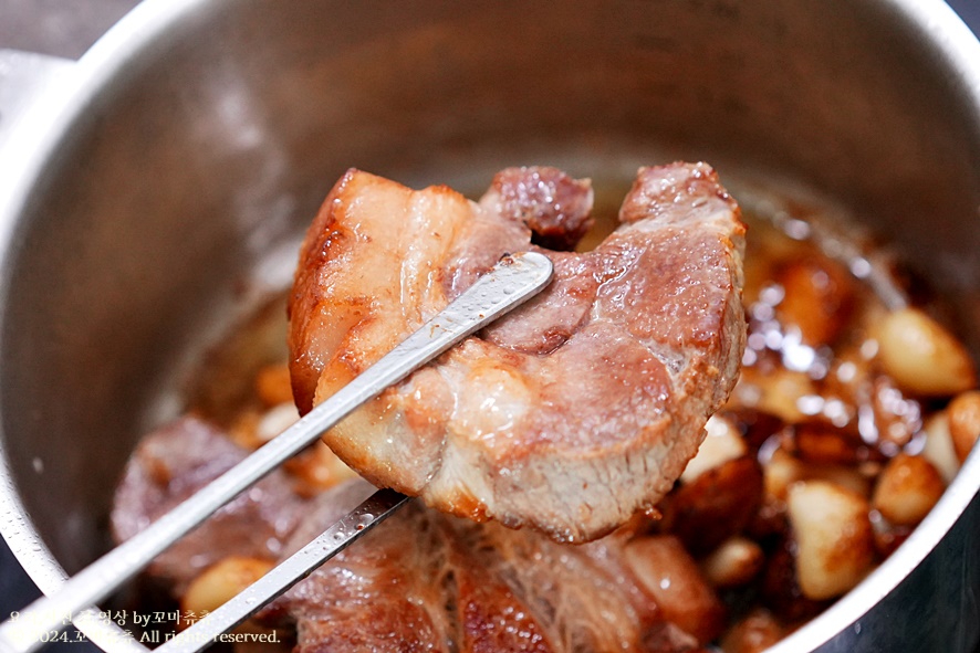 앞다리살 수육 맛있게 삶는법 류수영 무수분 돼지 수육 삶는법