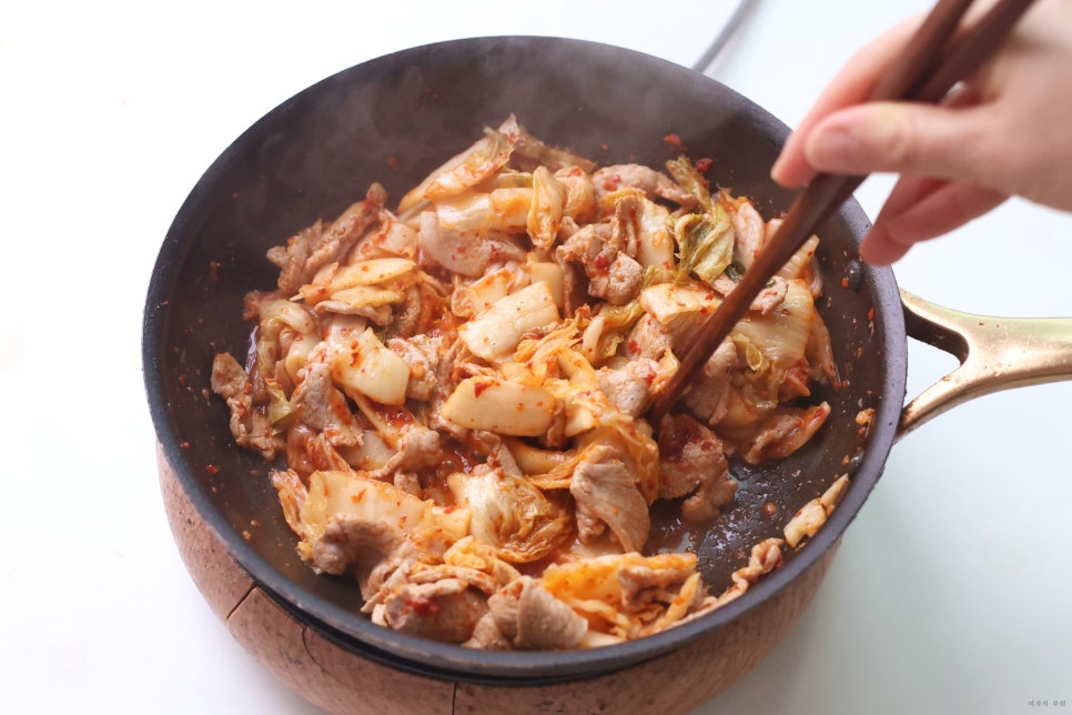 돼지고기 두부김치 만드는법 레시피 두부 김치볶음 만드는 법