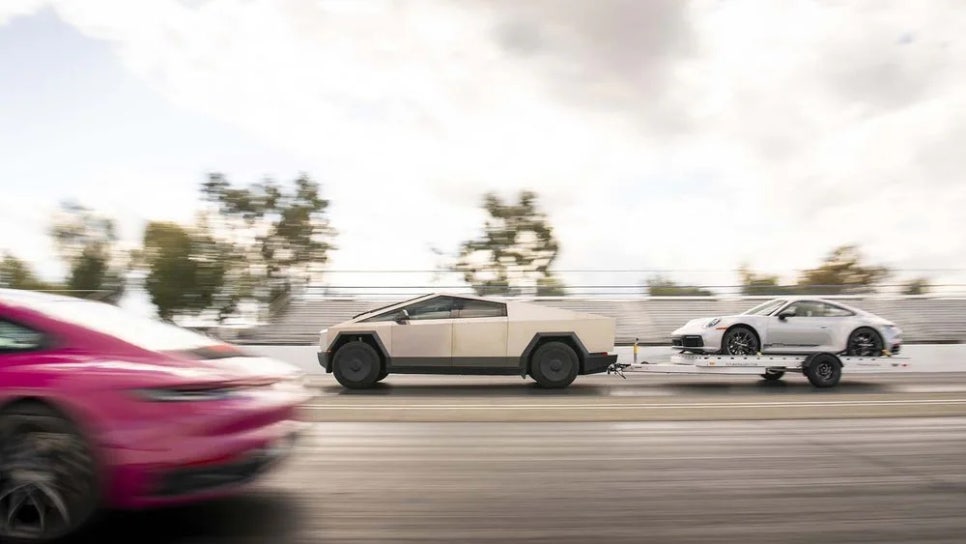 포르쉐 단 테슬라 사이버트럭 vs. 포르쉐 911 드래그 레이스, 일론 머스크는 뻥쟁이