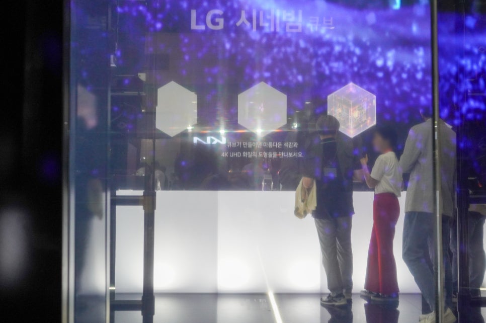 LG 투명올레드 WIS2024에서 확인한 LG 사이니지 기술력