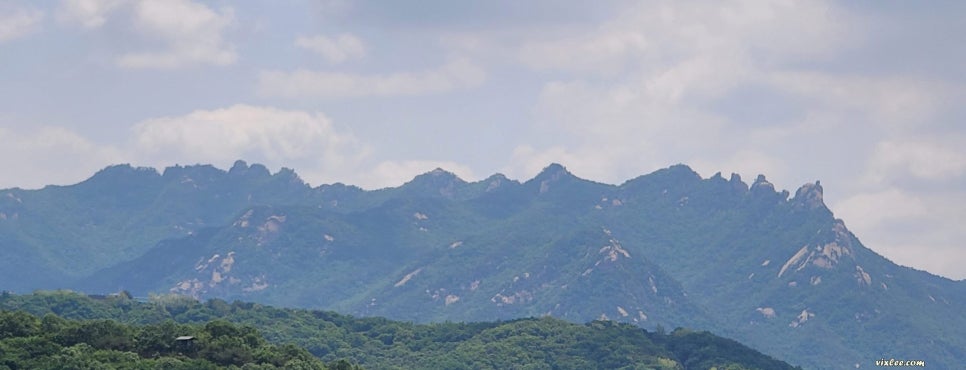 북한산 뒤태, 5월의 북한산, 삼각산 위용, 도봉산, 오봉, 상장능선, 영봉, 비봉능선, 산객
