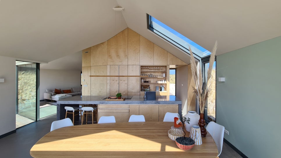 전원주택 설계! 맥락에 최적화한 섬마을의 홀리데이 홈, Dune Villa West aan Zee by 2by4-architects B.V.
