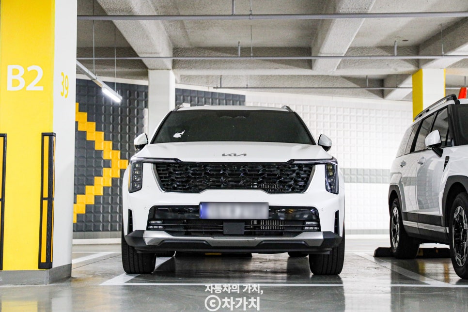 현대 싼타페 VS 기아 쏘렌토 치열한 국산 SUV 경쟁 하이브리드 가격 연비 디자인 비교