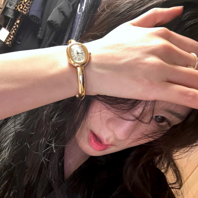 블랙핑크 지수 까르띠에 난리난 20대 여자 연예인 시계 브랜드 추천 가격은?