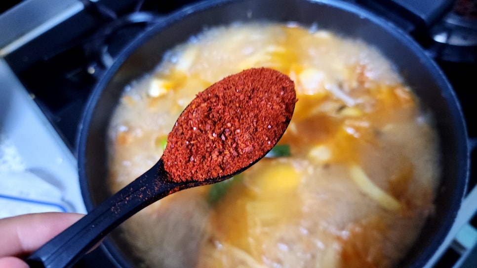 참치 김치찌개 레시피 간단한 자취요리 묵은지 김치찌개 맛있게 끓이는법