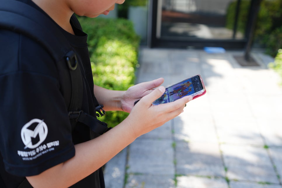자녀 핸드폰 관리 앱 엑스키퍼, 보행 시 실시간 차단 설정