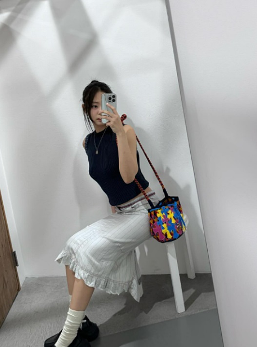 제니 이주형 도쿄여행 일본 데일리룩 사복 크롬하츠 가방 옷 패션 코디